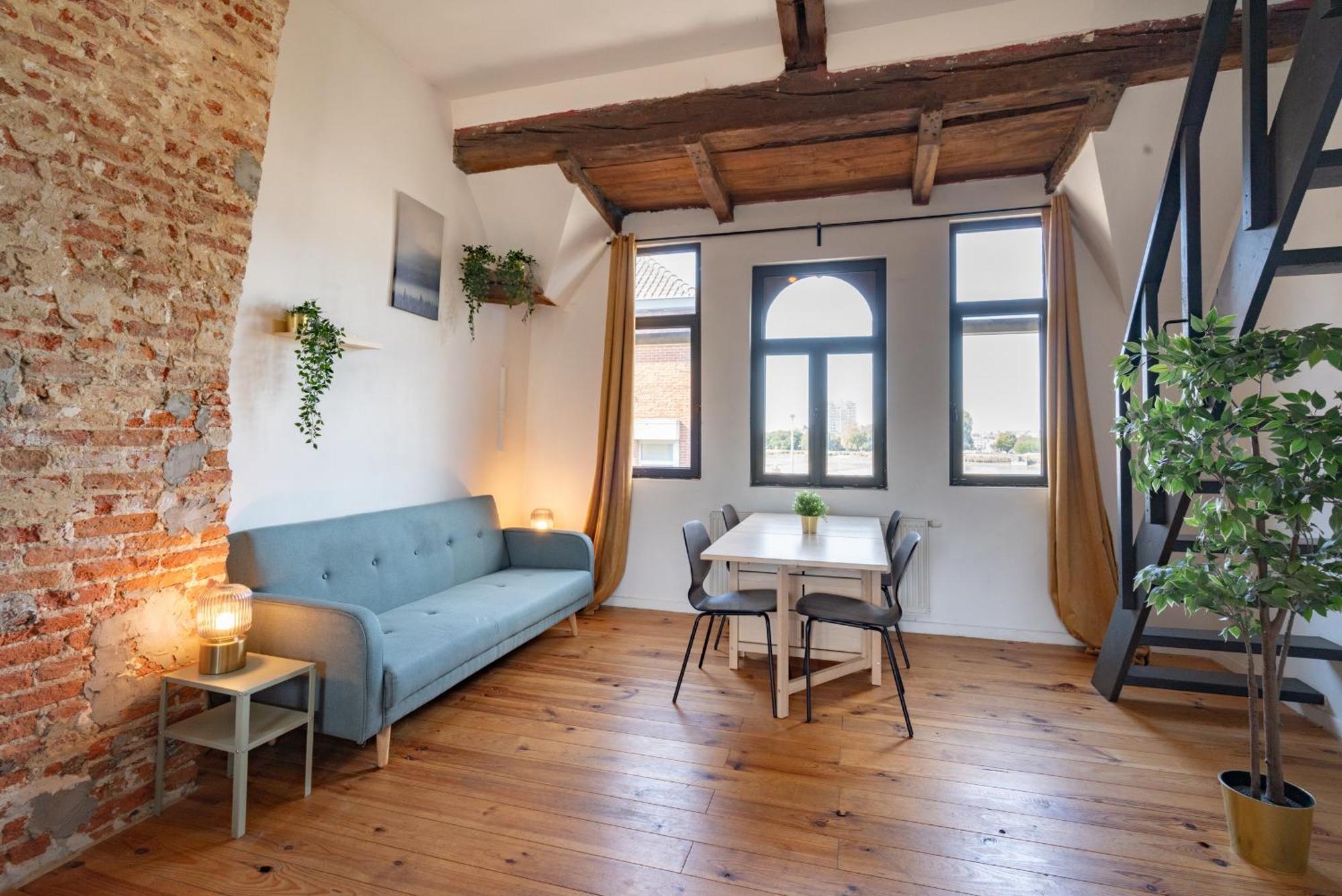Charming Two-Bedroom River Side Apartment Αμβέρσα Εξωτερικό φωτογραφία
