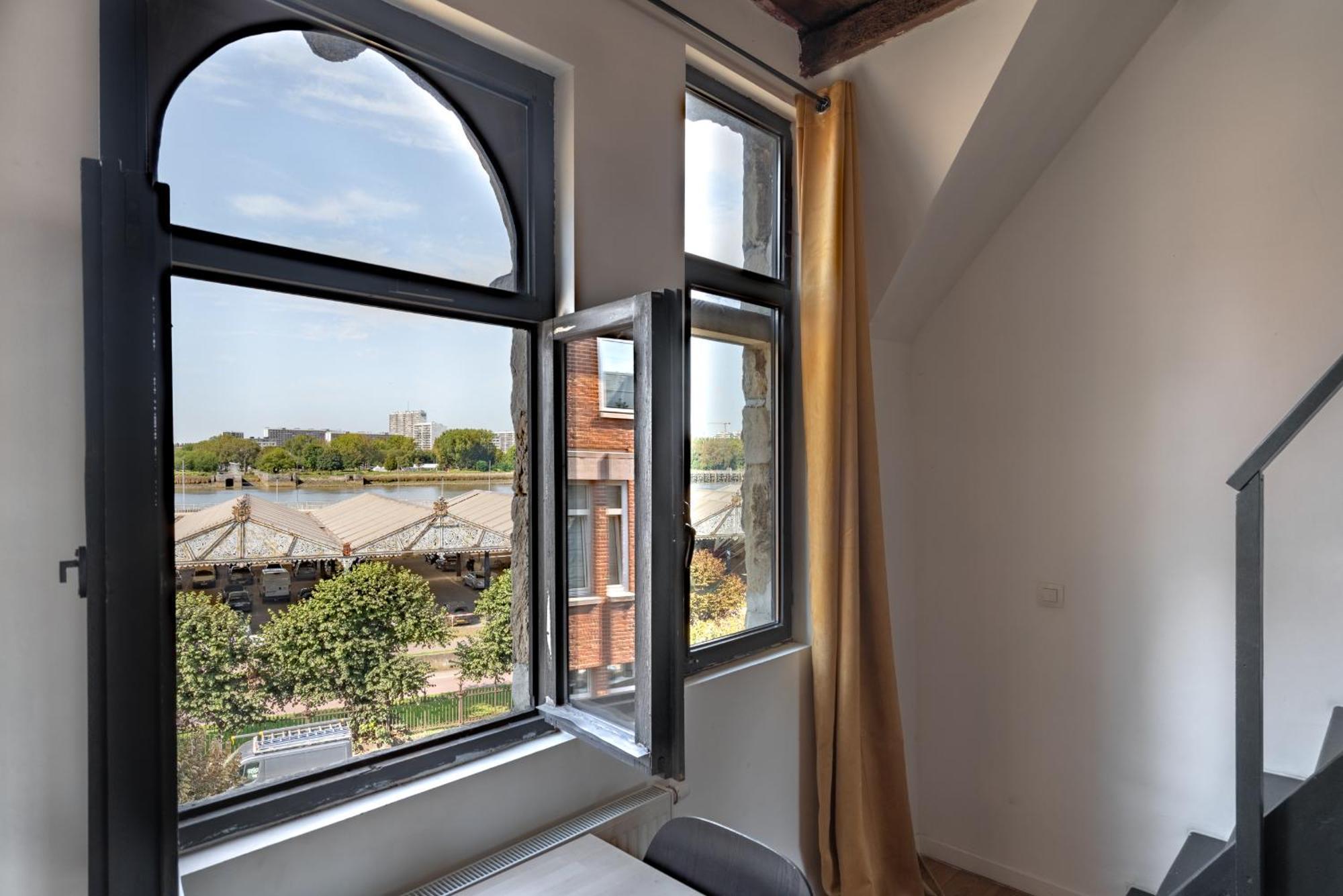 Charming Two-Bedroom River Side Apartment Αμβέρσα Εξωτερικό φωτογραφία