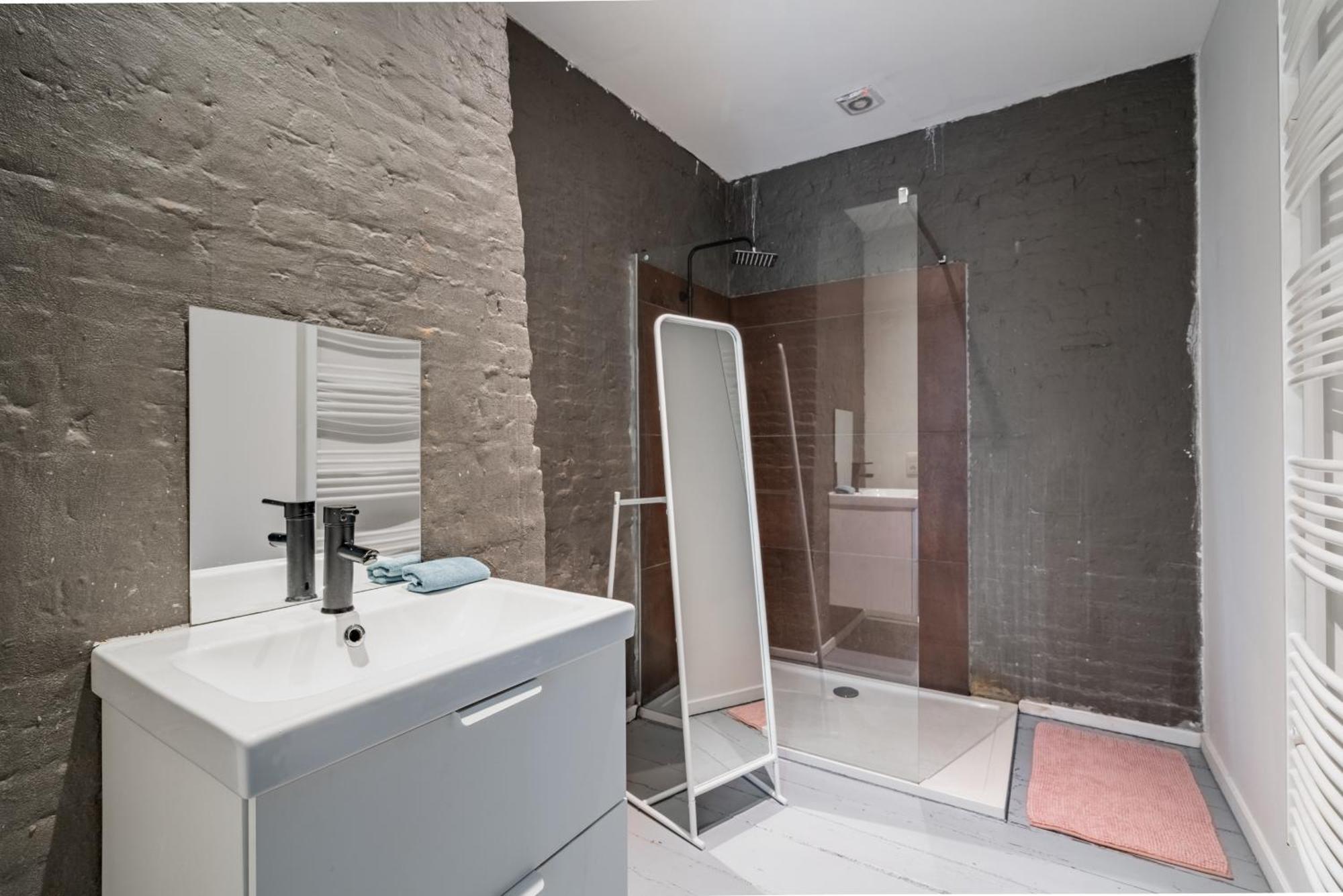 Charming Two-Bedroom River Side Apartment Αμβέρσα Εξωτερικό φωτογραφία